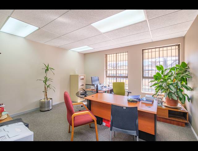 867M² BUILDING FOR SALE IN FERNDALE